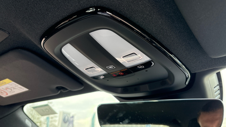 Volvo XC40 2.0 B3P Plus Dark 5dr Auto Petrol Estate